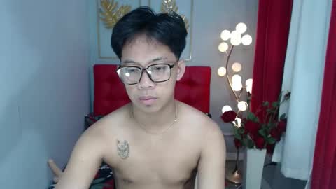 hugecockmiro online show from February 4, 3:33 am