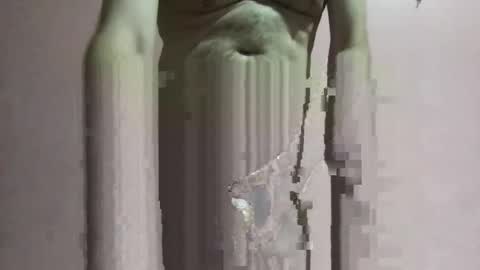 Snapshot of hugexxxcummer chatting on February 11, 7:33 am hugexxxcummer online show from February 11, 7:33 am