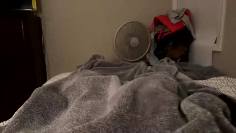 hugo242506 online show from December 8, 11:35 am