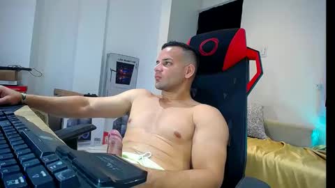 Snapshot of hugo_19cm chatting on September 24, 8:51 pm hugo19cm online show from September 24, 8:51 pm