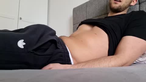 Snapshot of hukssss chatting on February 14, 12:47 pm hukssss online show from February 14, 12:47 pm