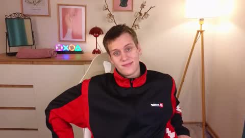 Snapshot of hun1er_steele chatting on October 10, 2:55 pm Hunter steele online show from October 10, 2:55 pm