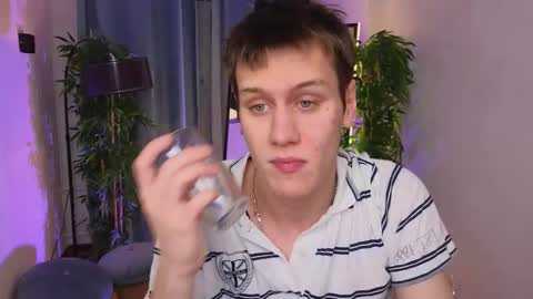 Snapshot of hun1er_steele chatting on October 24, 2:52 pm Hunter steele online show from October 24, 2:52 pm