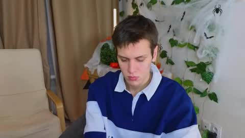 Snapshot of hun1er_steele chatting on October 31, 2:31 pm Hunter steele online show from October 31, 2:31 pm