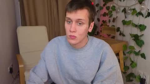 Snapshot of hun1er_steele chatting on October 21, 9:17 pm Hunter steele online show from October 21, 9:17 pm