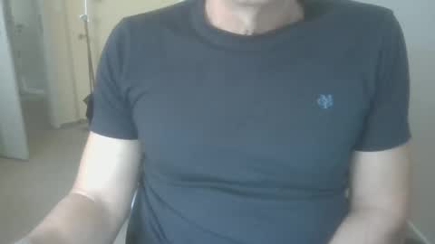 hundeleine online show from December 2, 8:28 am