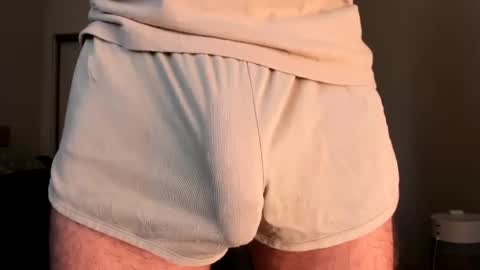Snapshot of hung_dude_19 chatting on September 28, 9:02 pm Jackson Woods online show from September 28, 9:02 pm