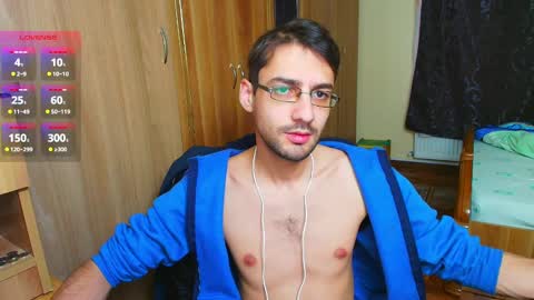 Snapshot of hungeddy chatting on December 3, 12:49 pm Eddy online show from December 3, 12:49 pm