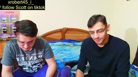 Snapshot of hungeddy chatting on December 14, 9:02 pm Eddy online show from December 14, 9:02 pm
