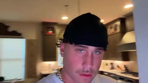 Snapshot of hungkingg22 chatting on October 1, 4:00 pm hungkingg22 online show from October 1, 4:00 pm