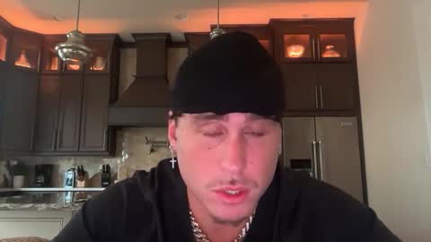 hungkingg22 online show from October 22, 6:00 pm