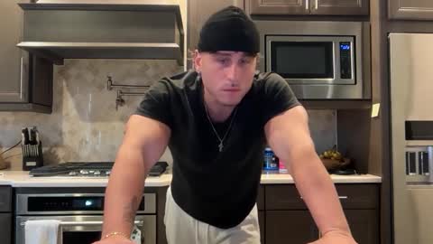 Snapshot of hungkingg22 chatting on October 6, 4:33 pm hungkingg22 online show from October 6, 4:33 pm