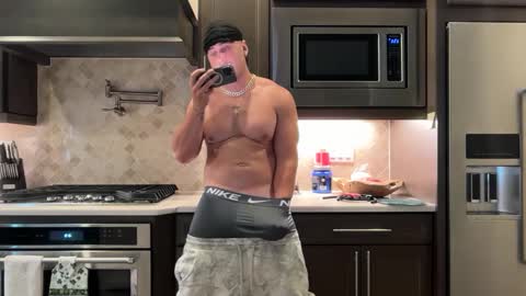 Snapshot of hungkingg22 chatting on September 23, 4:17 pm hungkingg22 online show from September 23, 4:17 pm