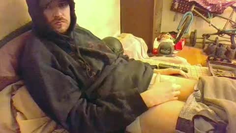 Snapshot of hungsubbb chatting on October 11, 4:27 am Boi online show from October 11, 4:27 am