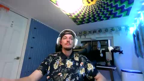 hungtxcock92 online show from April 2, 11:12 pm