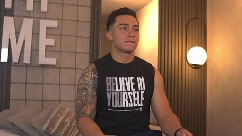 Snapshot of hunk_ryan chatting on September 17, 12:06 pm hunk_ryan online show from September 17, 12:06 pm