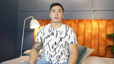 Snapshot of hunk_ryan chatting on February 6, 12:48 pm hunk_ryan online show from February 6, 12:48 pm