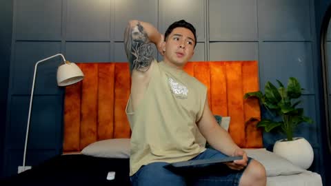 Snapshot of hunk_ryan chatting on February 4, 12:33 pm hunk_ryan online show from February 4, 12:33 pm