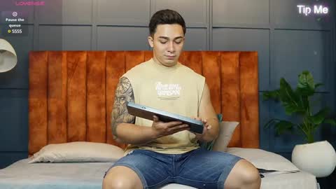 Snapshot of hunk_ryan chatting on March 12, 11:42 am hunk_ryan online show from March 12, 11:42 am