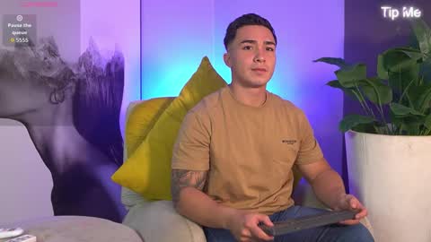 hunk_ryan online show from January 31, 7:11 pm