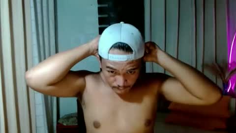 Snapshot of hunkylloyd chatting on October 13, 5:24 am hunkylloyd online show from October 13, 5:24 am