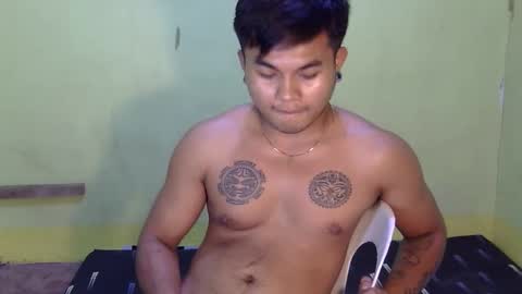 Snapshot of hunkyzeus chatting on October 20, 5:28 pm hunkyzeus online show from October 20, 5:28 pm