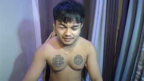 hunkyzeus online show from May 4, 5:15 pm