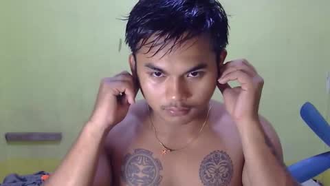 Snapshot of hunkyzeus chatting on October 12, 4:23 pm hunkyzeus online show from October 12, 4:23 pm