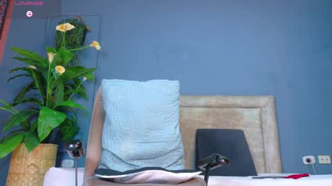 Hunter  online show from March 31, 1:35 pm