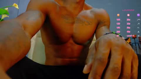 Hunter  online show from November 17, 7:06 pm