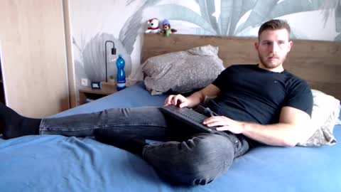 Snapshot of hunterbridges chatting on January 17, 12:31 pm Hunter Bridges online show from January 17, 12:31 pm