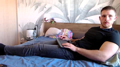 Snapshot of hunterbridges chatting on February 28, 9:58 am Hunter Bridges online show from February 28, 9:58 am