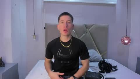 Snapshot of hunterheat_ chatting on October 12, 12:21 pm hunterheat_ online show from October 12, 12:21 pm