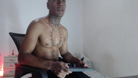 hunting_blondes online show from March 27, 12:04 am