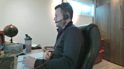 Snapshot of hurley7890 chatting on February 19, 2:34 pm hurley7890 online show from February 19, 2:34 pm