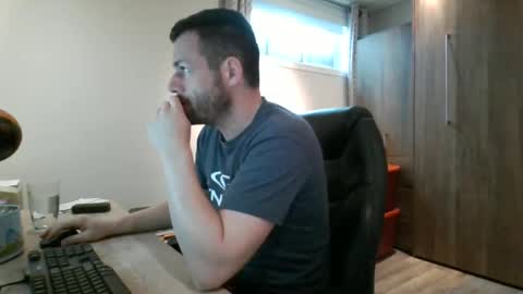 Snapshot of hurley7890 chatting on February 17, 2:59 pm hurley7890 online show from February 17, 2:59 pm