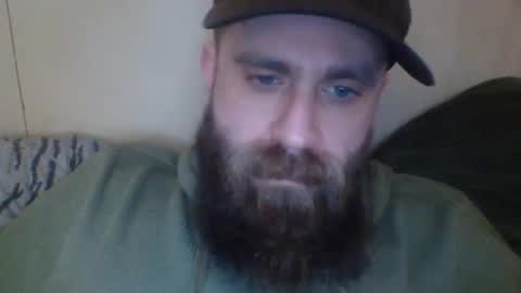 huskygengar22 online show from April 13, 9:48 pm