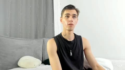 hyper_muse online show from April 10, 1:51 pm