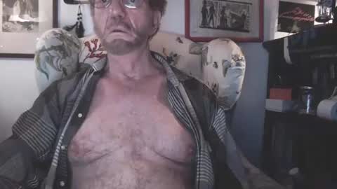 Snapshot of i_submissive_slut chatting on February 8, 6:22 am ImYourBitch online show from February 8, 6:22 am