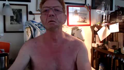 Snapshot of i_submissive_slut chatting on September 18, 6:10 pm ImYourBitch online show from September 18, 6:10 pm