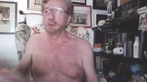 Snapshot of i_submissive_slut chatting on February 14, 9:13 am ImYourBitch online show from February 14, 9:13 am