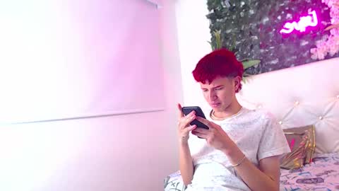 iam_lukas__ online show from October 17, 5:33 am