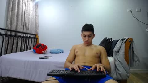 iam_yourbabyprincess_xd online show from February 18, 4:48 am