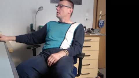 iamachim online show from May 2, 4:59 am
