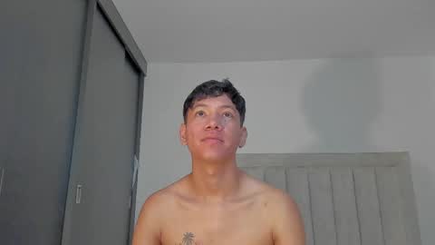 Juliiiiian online show from May 7, 11:54 am
