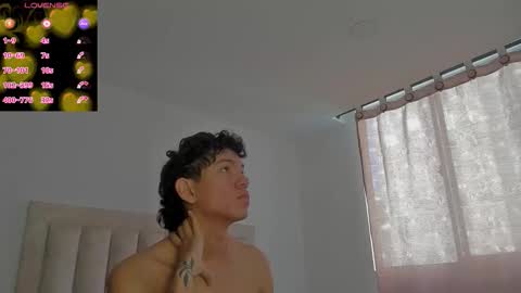 Snapshot of iamjulian_ chatting on October 5, 12:20 pm Juliiiiian online show from October 5, 12:20 pm