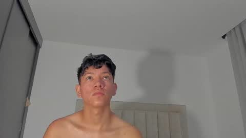 Juliiiiian online show from May 10, 11:44 am