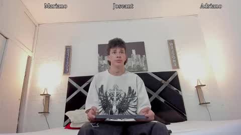 Snapshot of iammariano chatting on October 13, 2:28 am Mariano online show from October 13, 2:28 am