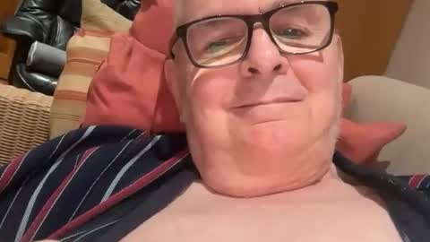 Snapshot of ian53a chatting on October 14, 6:04 pm ian53a - mature UK man for same online show from October 14, 6:04 pm