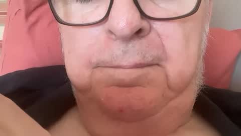 Snapshot of ian53a chatting on September 27, 10:13 am ian53a - mature UK man for same online show from September 27, 10:13 am